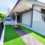 Gurney Coast Guest House By Sky Hive