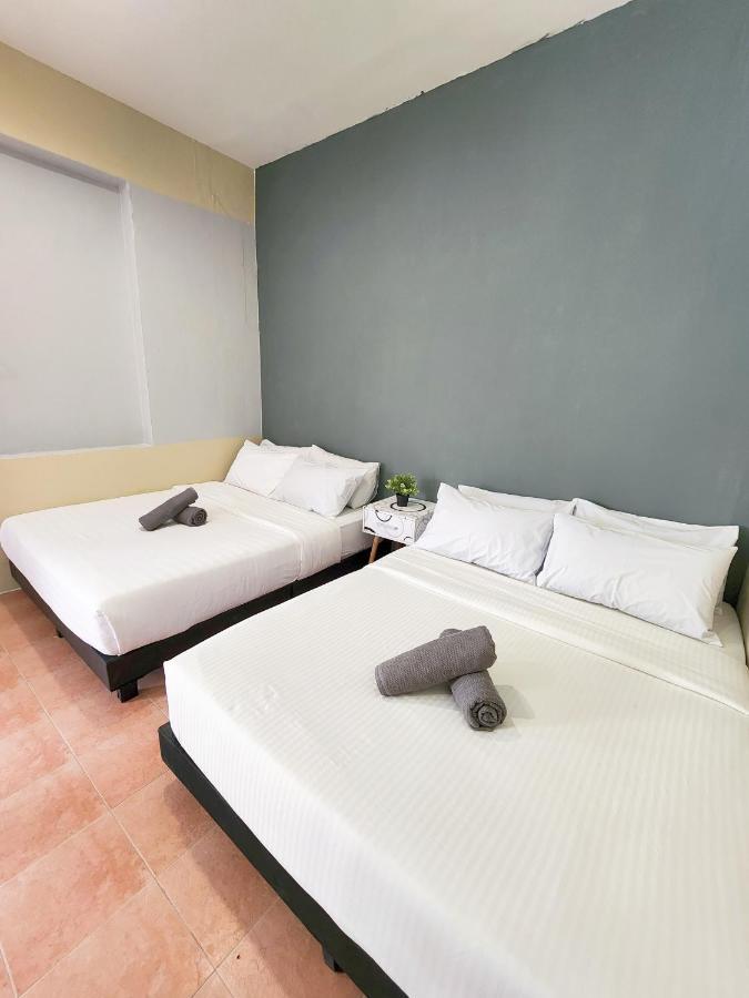 Gurney Coast By Sky Hive George Town